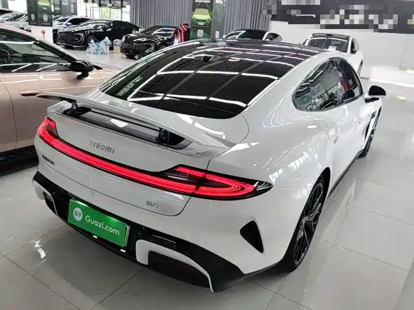 Xiaomi SU7 2024
