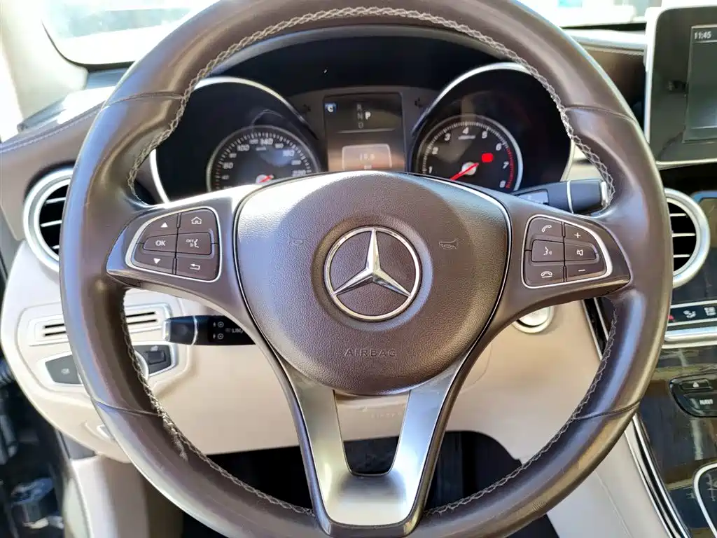 Mercedes-Benz GLC 2019 — фото 12
