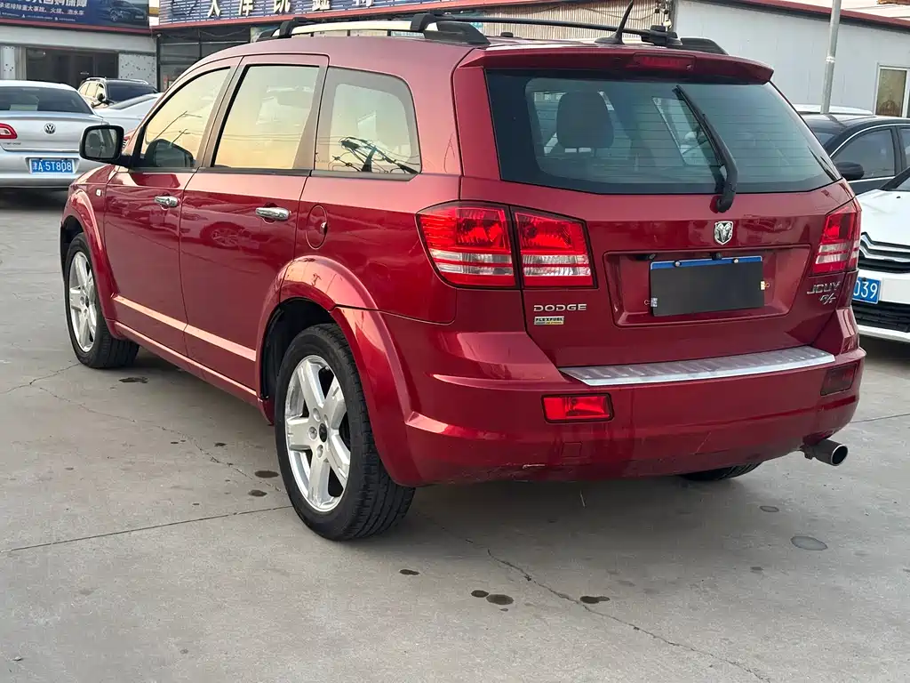 Dodge Journey 2011 — фото 10