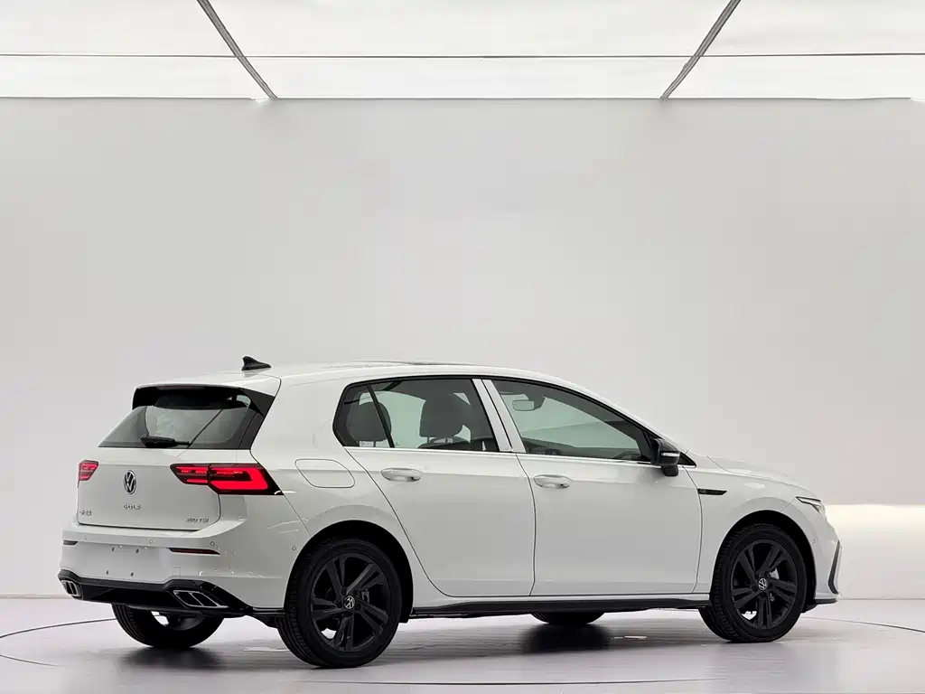Volkswagen Golf 2024