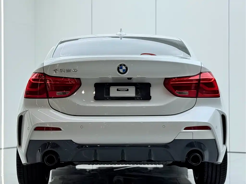 BMW 1 Series 2022 — фото 14