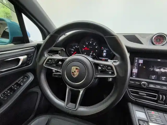 Porsche Macan 2020 — фото 4