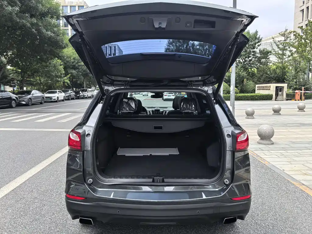 Chevrolet Equinox 2018 — фото 12