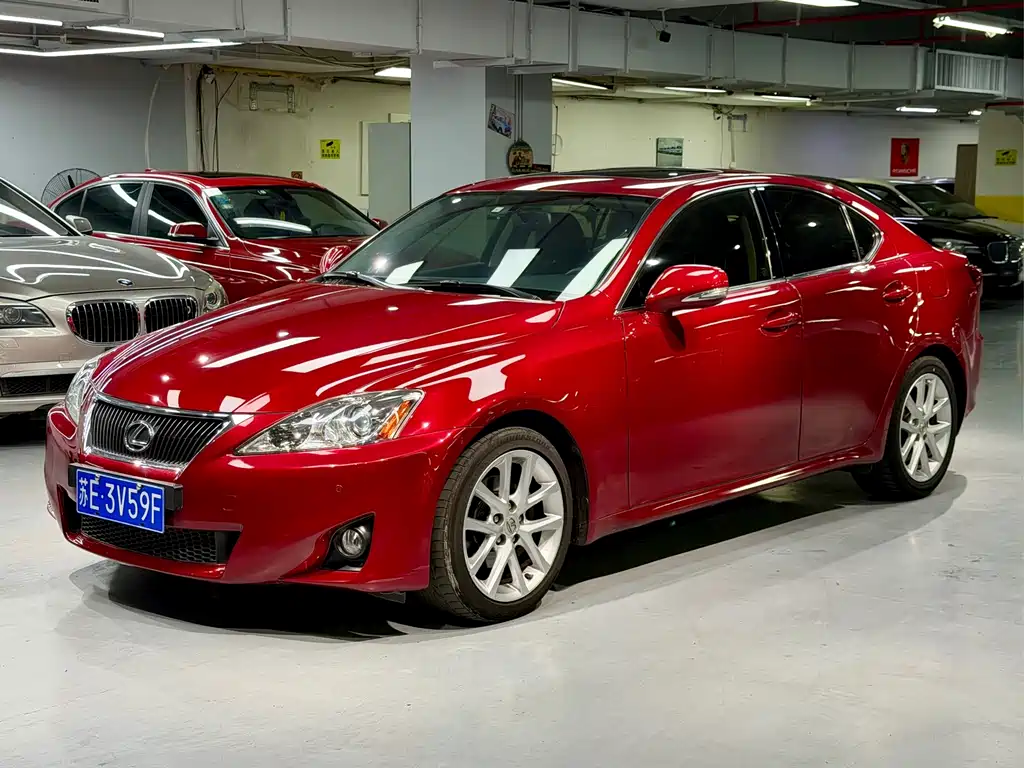 Lexus IS 2012