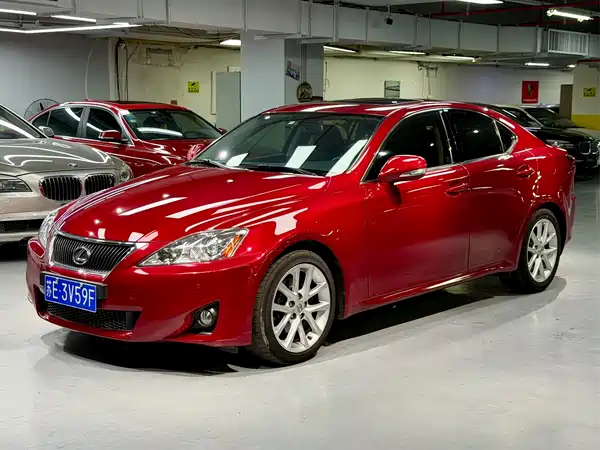 Lexus IS 2012