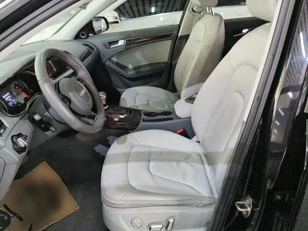 Audi A4L 2016