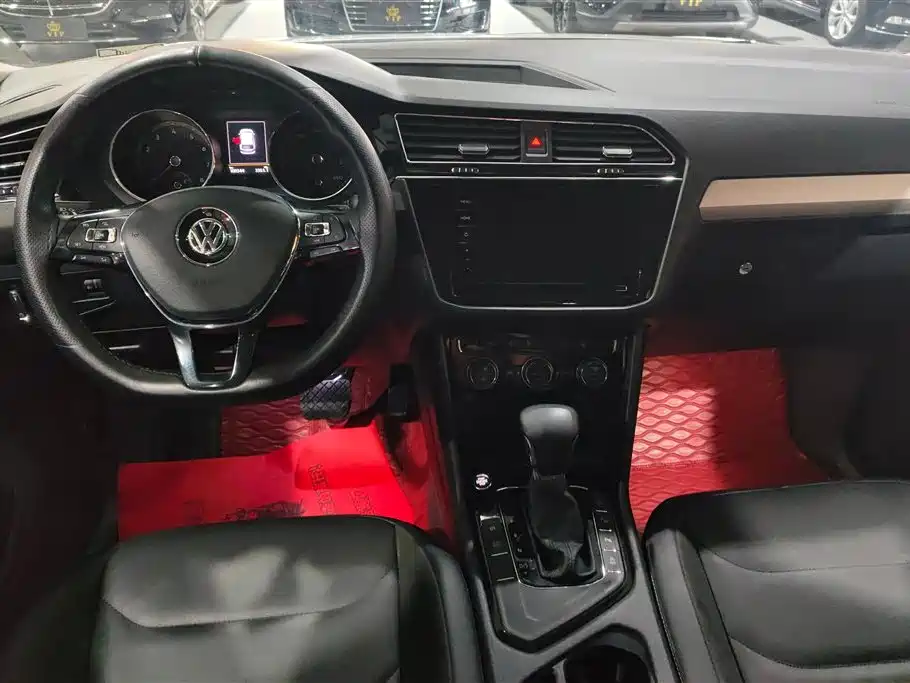 Volkswagen Tiguan L 2019 — фото 12