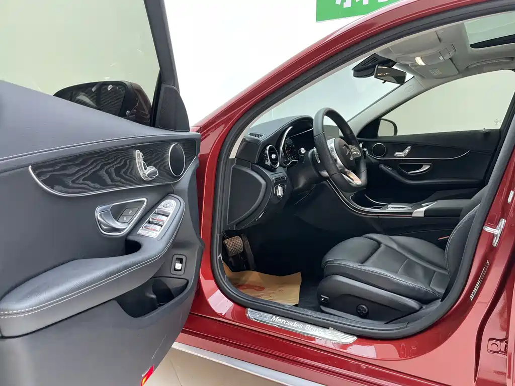 Mercedes-Benz C-Class 2020 — фото 18
