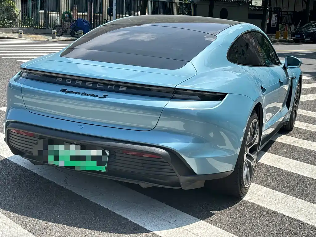 Porsche Taycan 2021 — фото 15