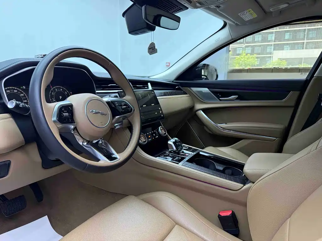 Jaguar XFL 2024