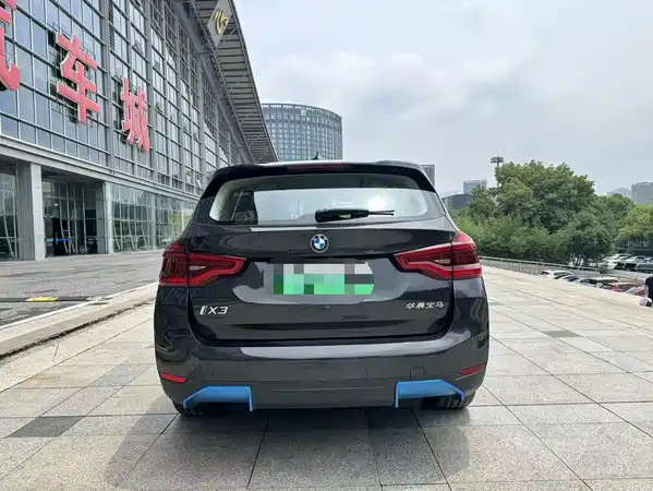 BMW iX3 2021