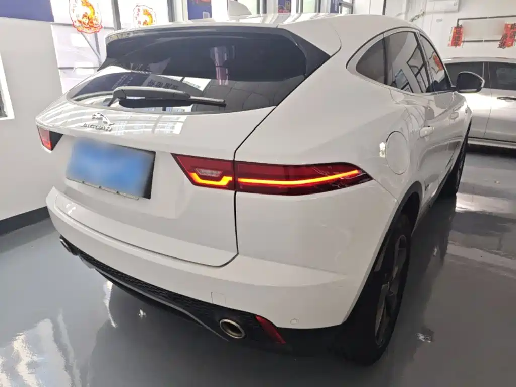 Jaguar E-PACE 2018 — фото 5