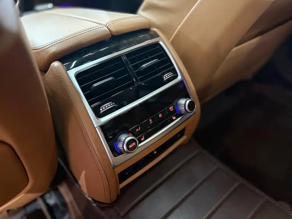 BMW 7 Series 2016 — фото 20