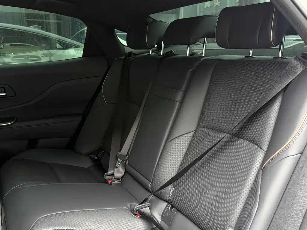 Toyota Crown SportCross 2024 — фото 16