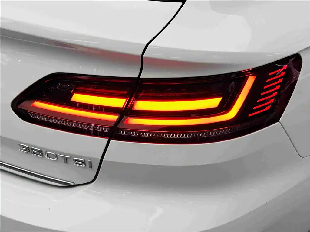 Volkswagen CC 2023 — фото 12