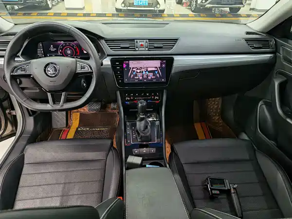 Skoda Superb 2021