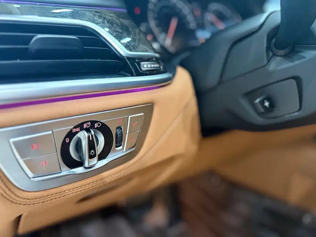 BMW 7 Series 2016 — фото 19