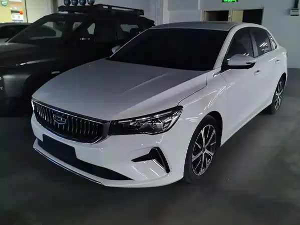 Geely Emgrand 2022