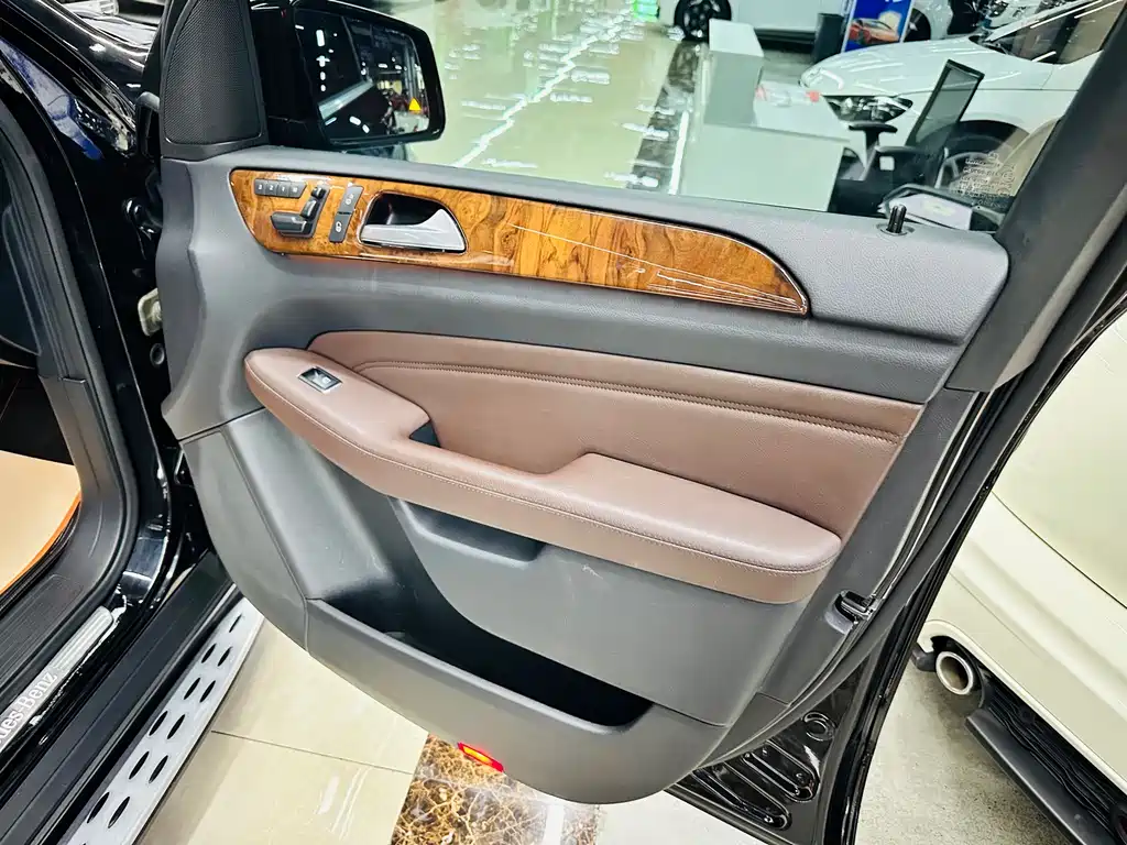 Mercedes-Benz M-Class 2015 — фото 23