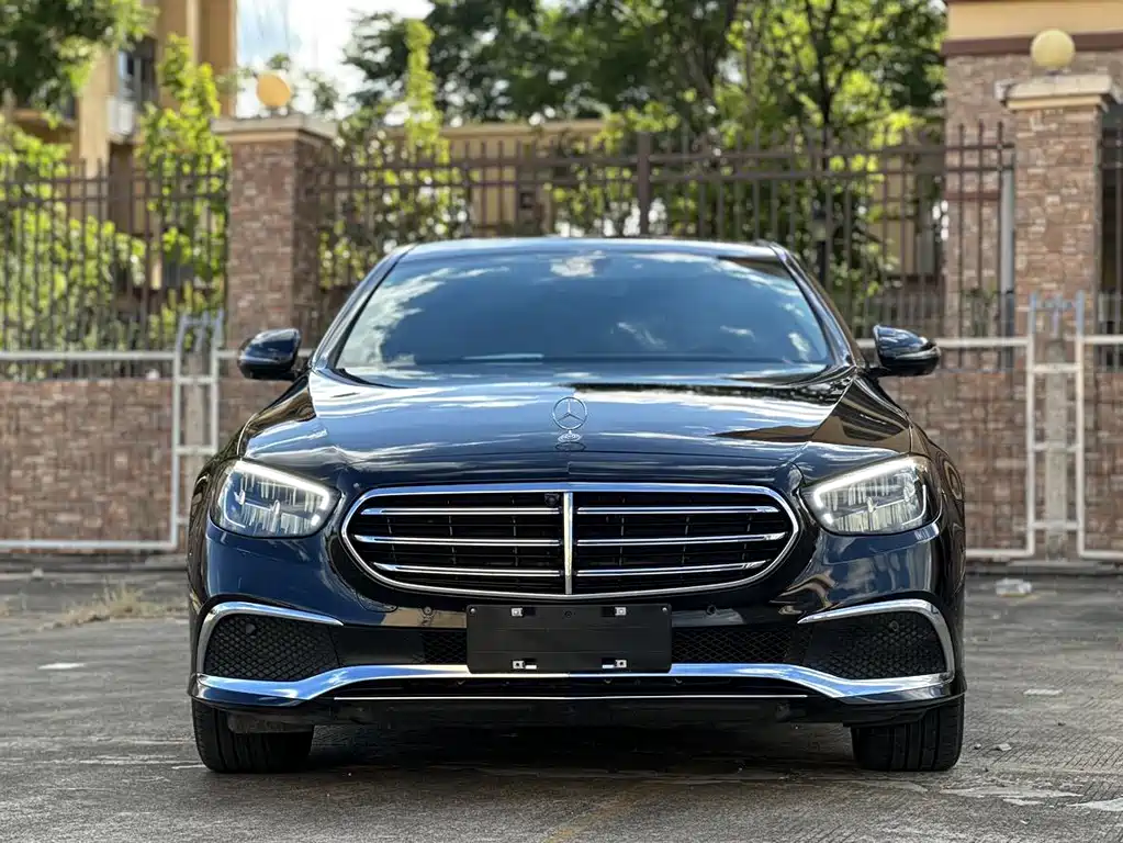 Mercedes-Benz E-Class 2023 — фото 15