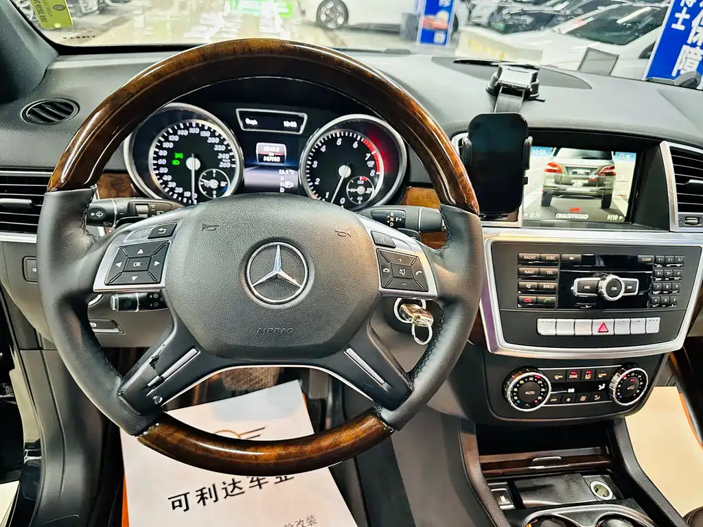 Mercedes-Benz M-Class 2015 — фото 48