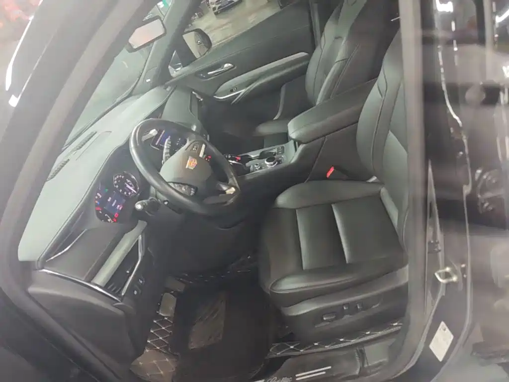 Cadillac XT4 2023 — фото 15