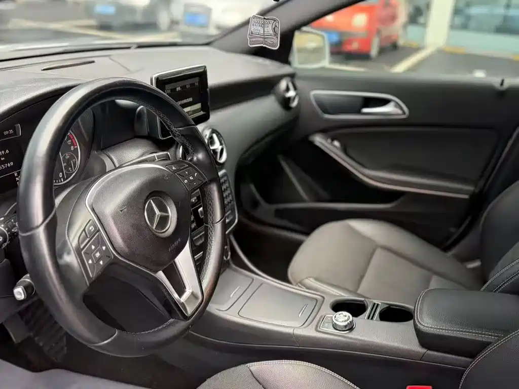 Mercedes-Benz A-Class 2013 — фото 8