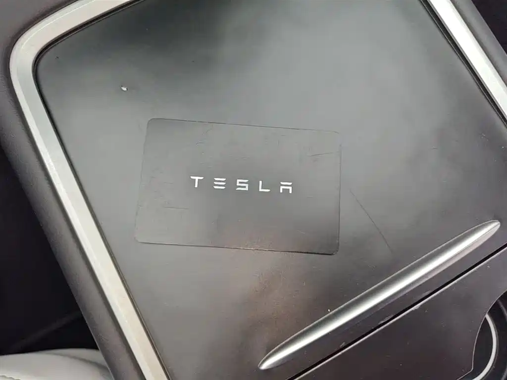 Tesla Model Y 2021 — фото 9