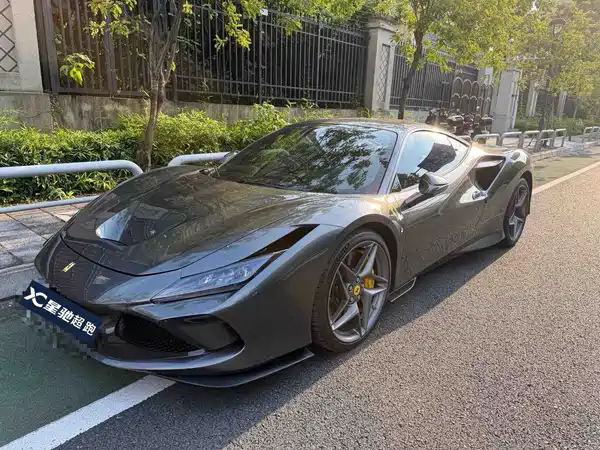 Ferrari F8 2021
