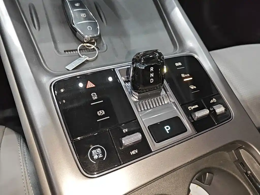 BYD Seal 07 DM-i 2025 — фото 14