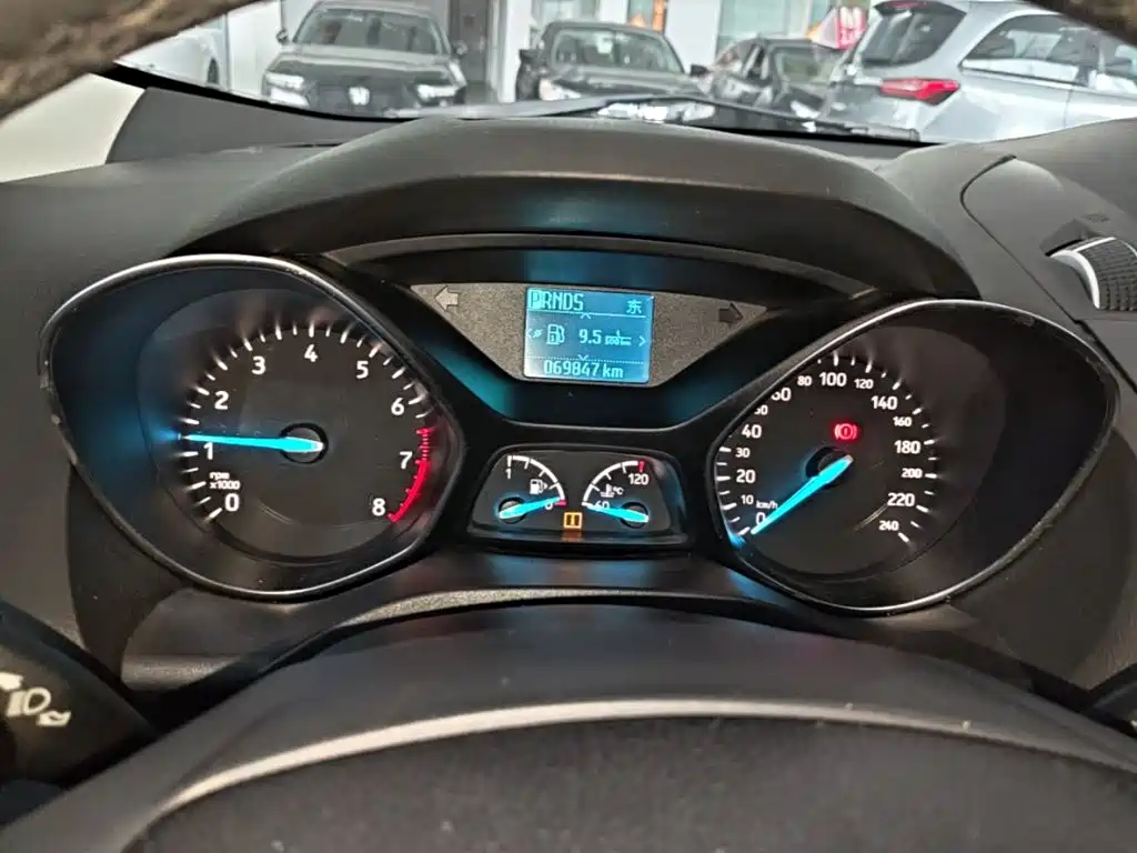 Ford Kuga 2017 — фото 12