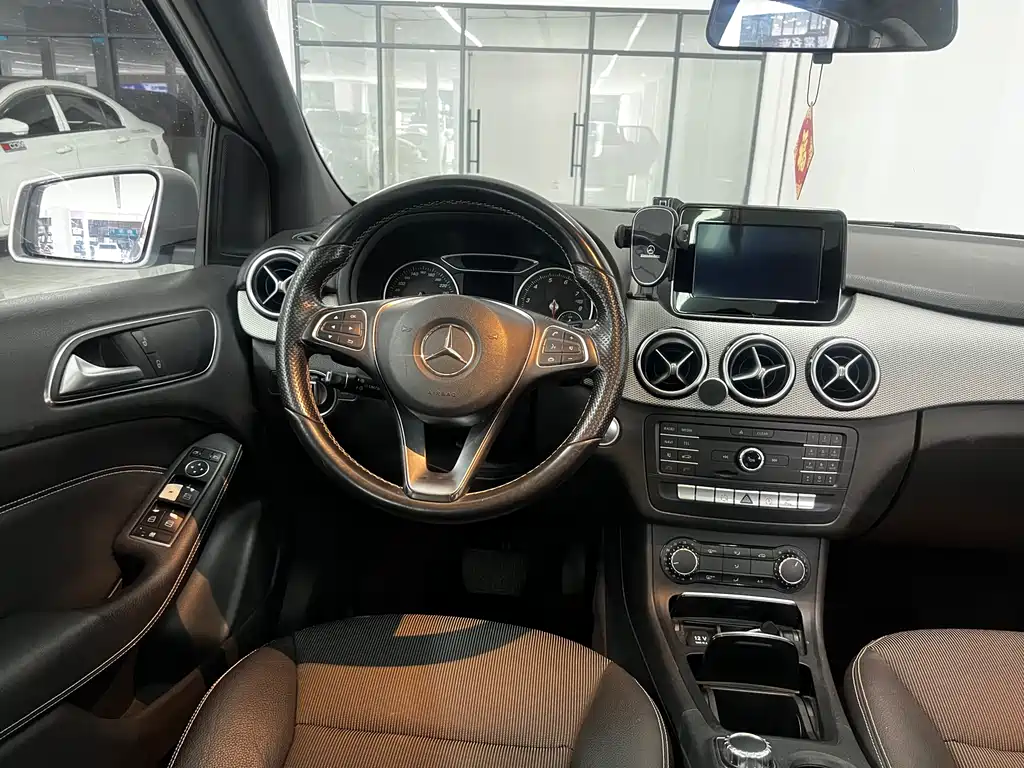 Mercedes-Benz B-Class 2015 — фото 9