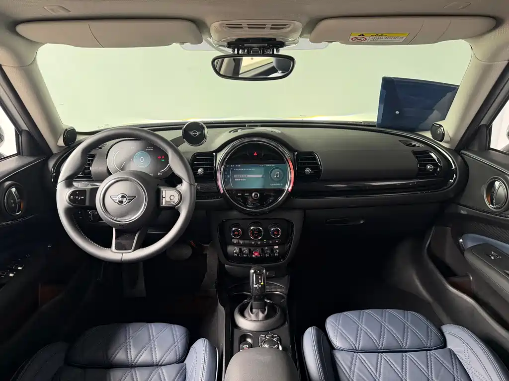 MINI Clubman 2023 — фото 10