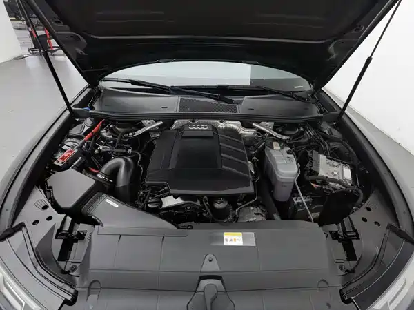 Audi A6L 2022