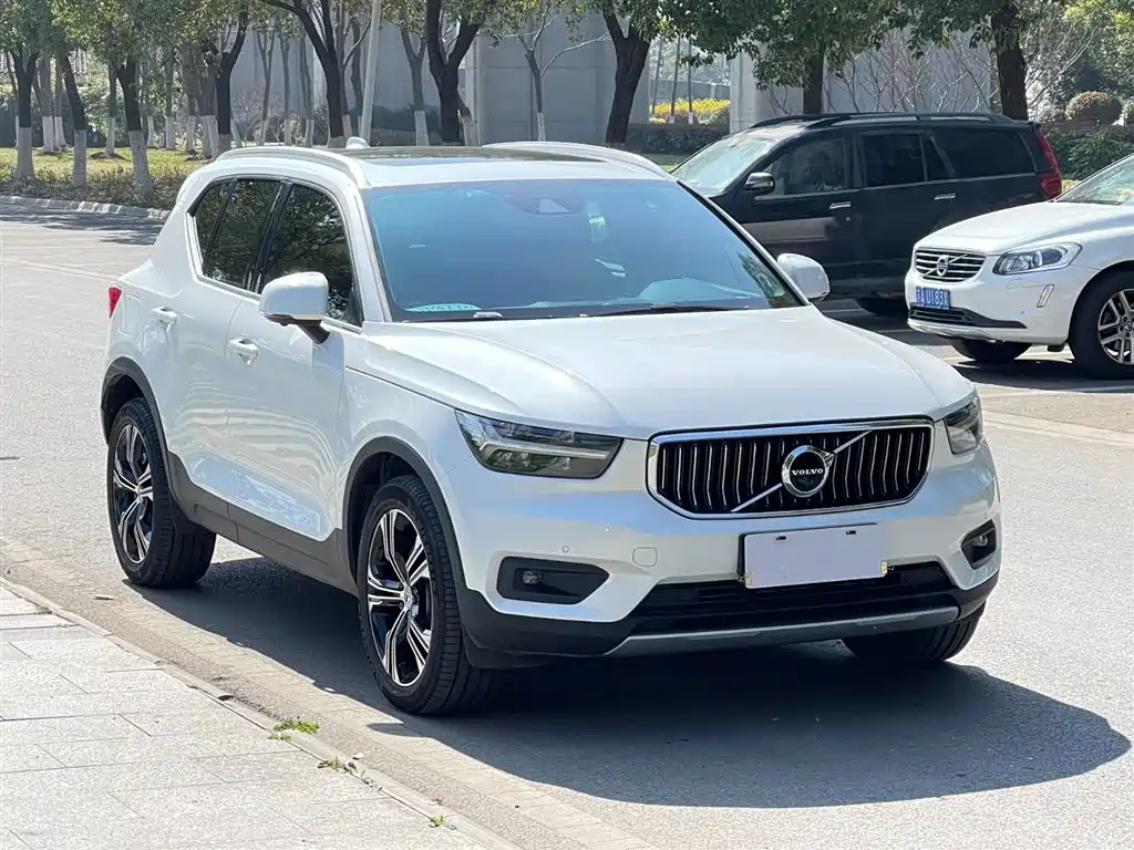 Volvo XC40 2019 — фото 4