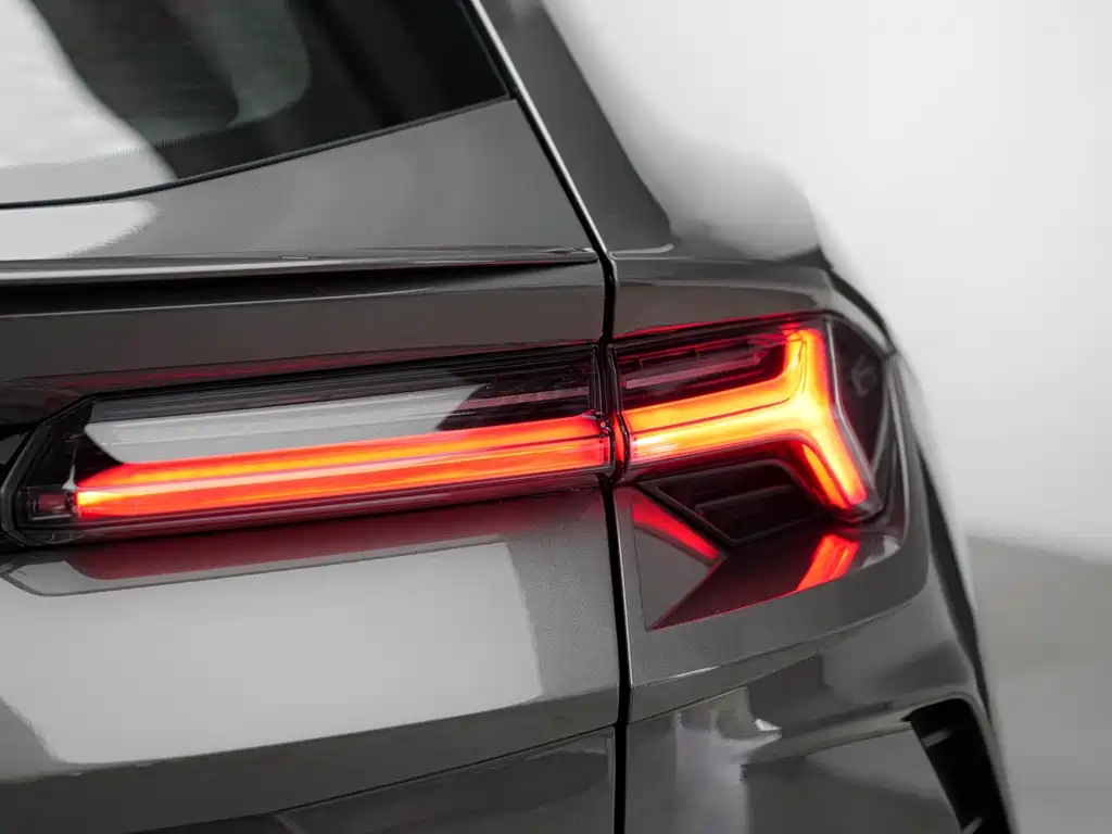 Lamborghini Urus 2021 — фото 25