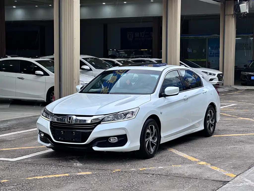 Honda Accord 2017 — фото 14