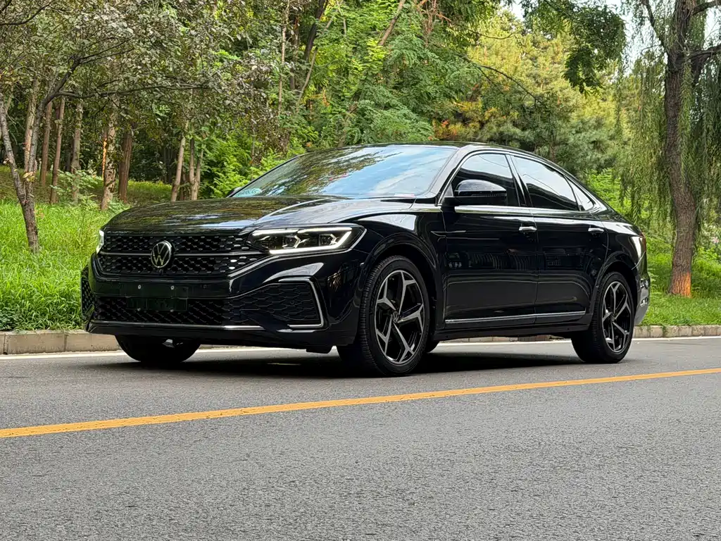 Volkswagen Passat 2023
