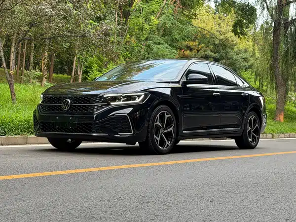 Volkswagen Passat 2023