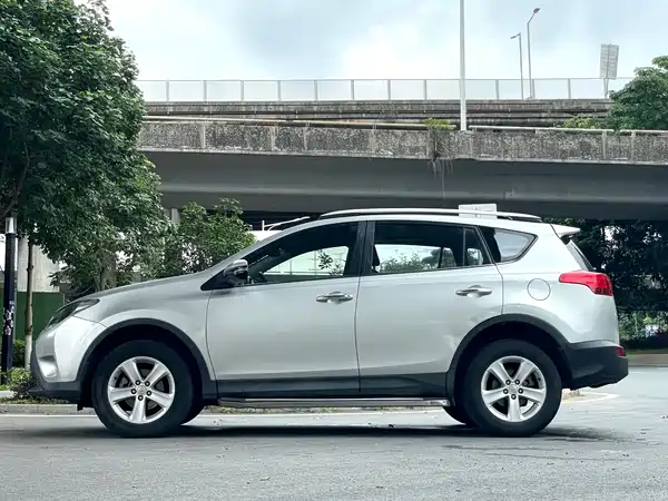 Toyota RAV4 2013