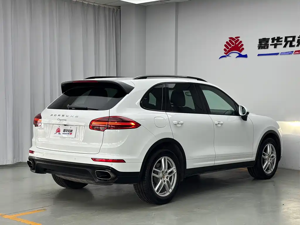 Porsche Cayenne 2015 — фото 9