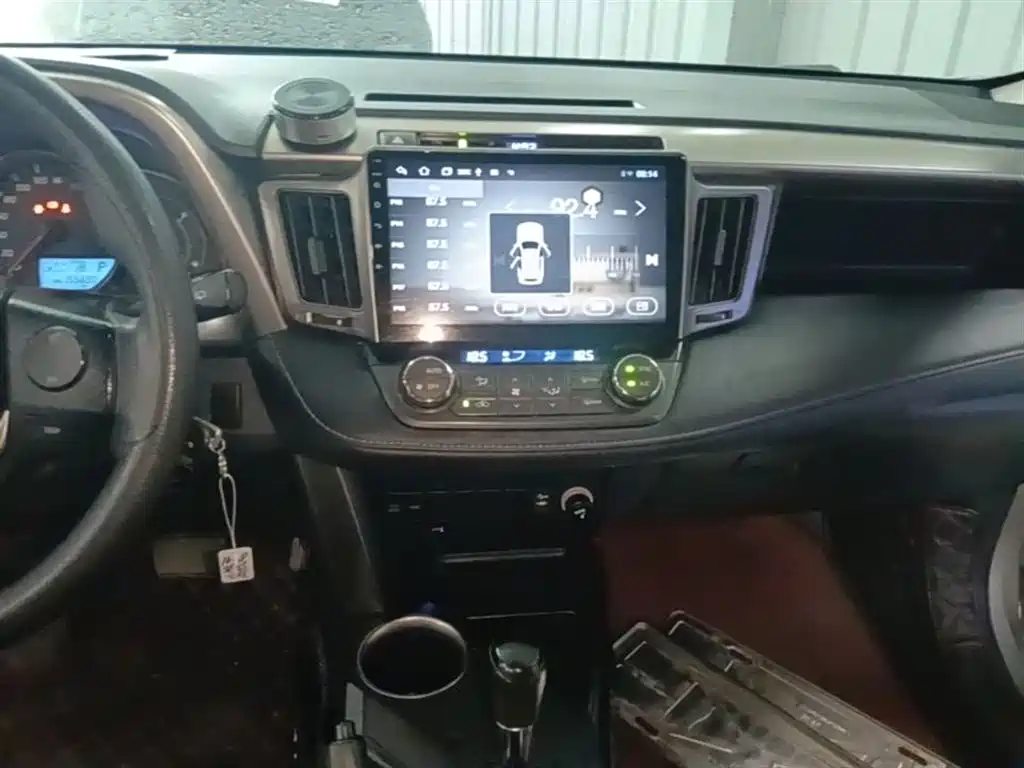 Toyota RAV4 2016 — фото 13