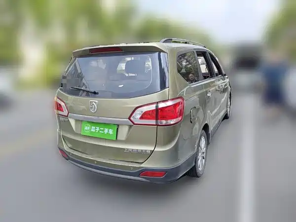 Baojun 730 2015