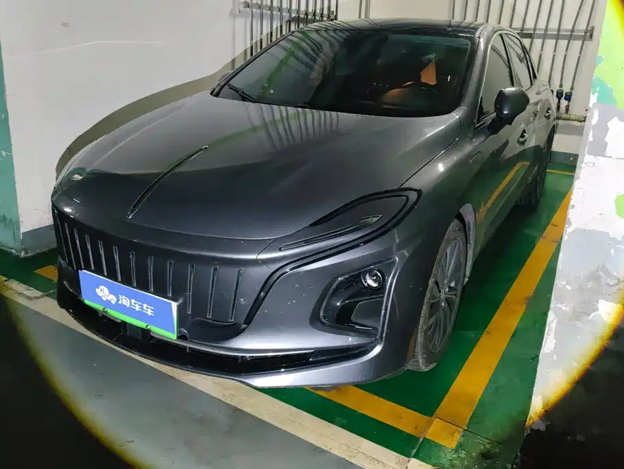 Hongqi E-QM5 2023