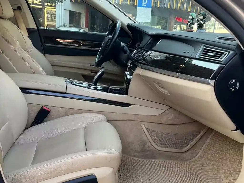 BMW 7 Series 2013 — фото 4