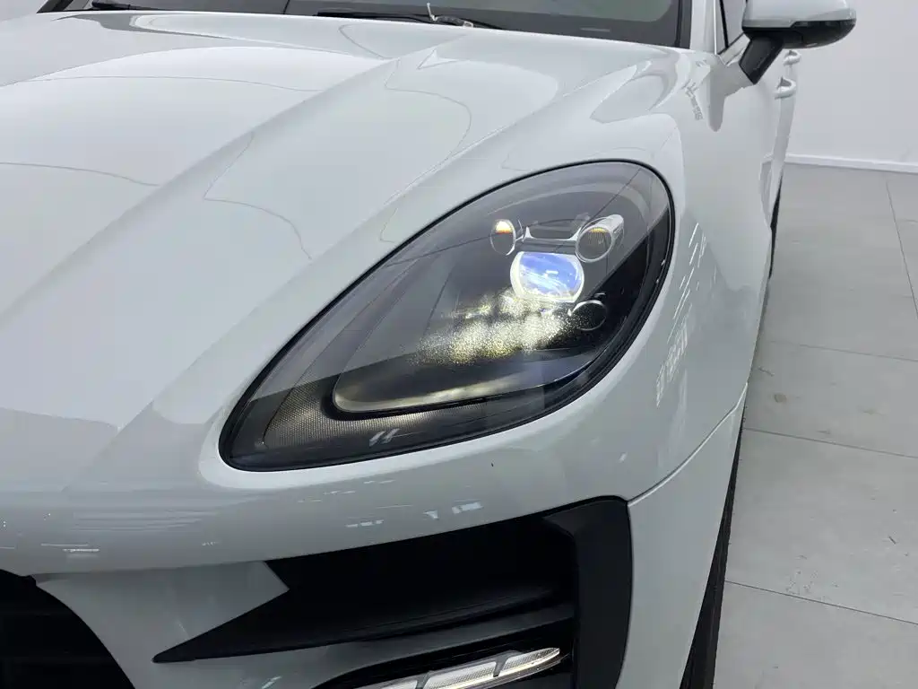 Porsche Macan 2021 — фото 11