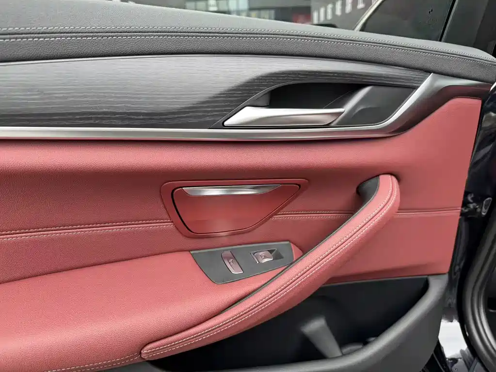 BMW 5 Series 2021 — фото 18