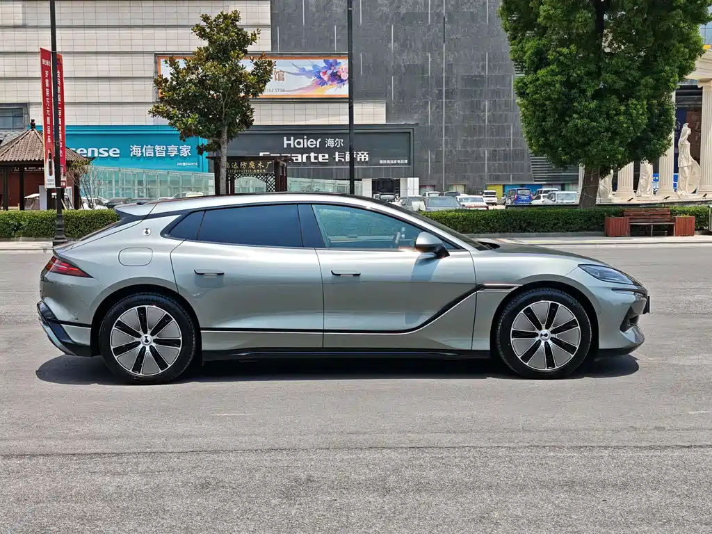 Denza Z9GT 2025