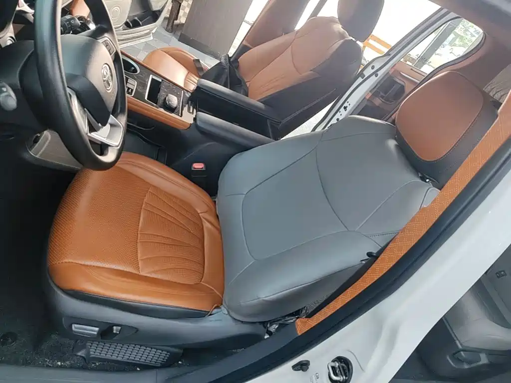 Toyota Sienna 2023 — фото 12