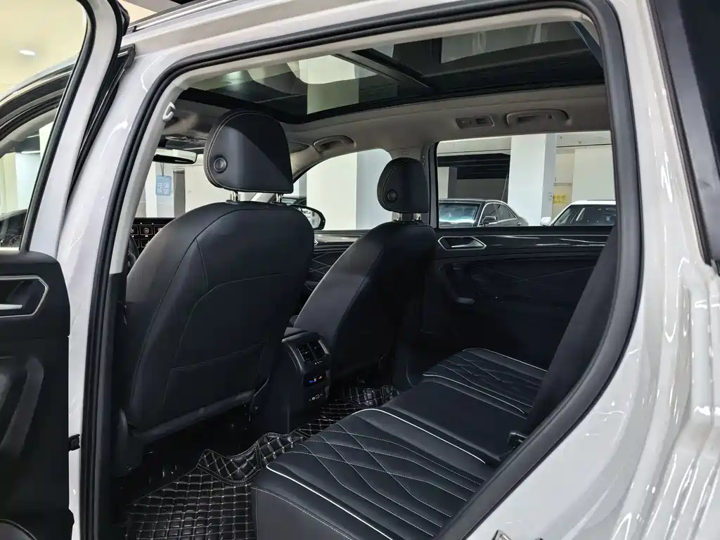 Volkswagen Tiguan L 2022